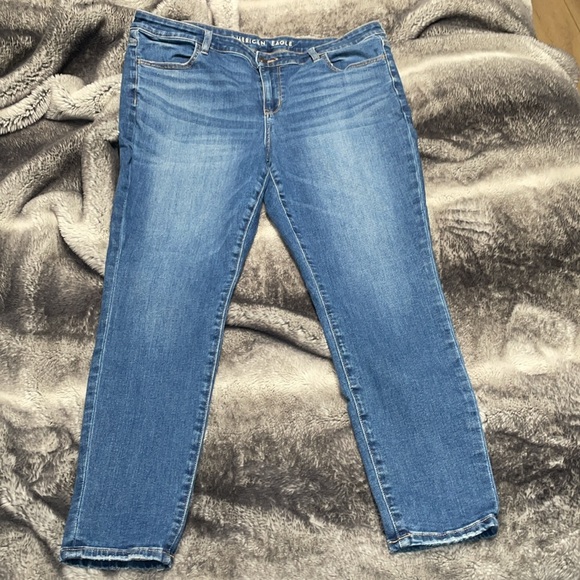 COPY - American Eagle Next Level Low-Rise Jegging - Picture 3 of 7